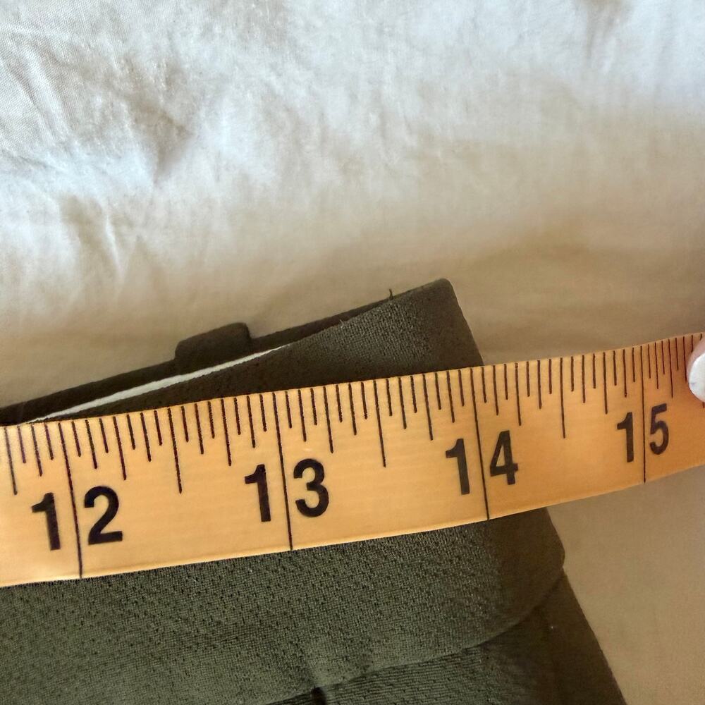 *NWT Aritzia The Effortless Pants Crepette Olive Green Size 6 Short Wide Leg - Picture 8 of 10